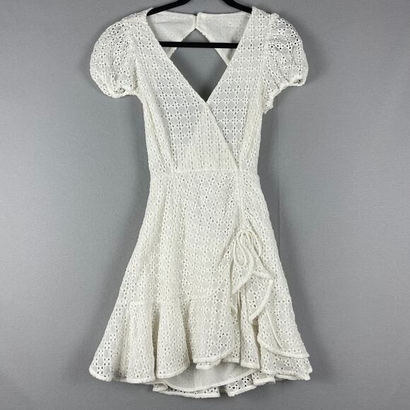 Bardot Dresses & Skirts - Bardot Nadia Tie Back Mini Eyelet Dress Womens 4 Ivory Ruffle Puff Sleeve NWT